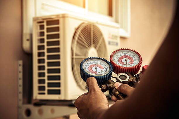 Professional Ac Installation technician working in Lanesville, IN